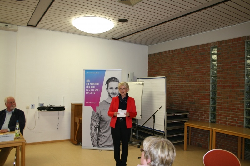 Unsere Kreisvorsitzende Astrid Damerow, MdL, begrüßt die Anwesenden Gäste. 