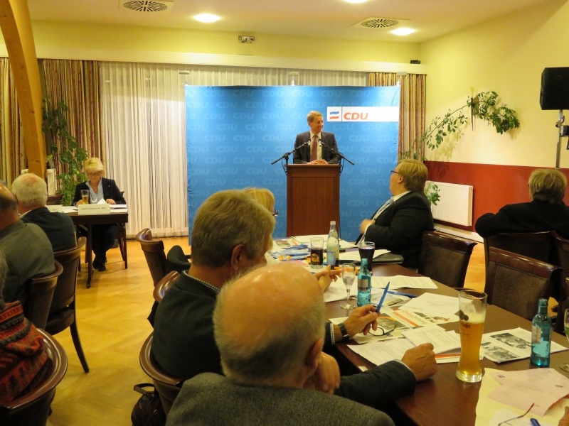 Daniel Günther, MdL und Oppositionsführer, hält eine Rede zu dem Thema "Schleswig-Holsteins Chancen nutzen".